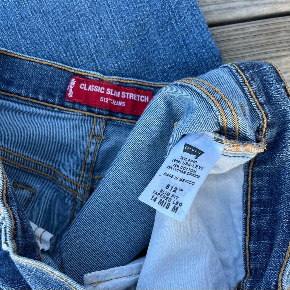 Vintage Levi’s 512 Classic slim fit tapered leg mom jeans - Picture 5 of 7
